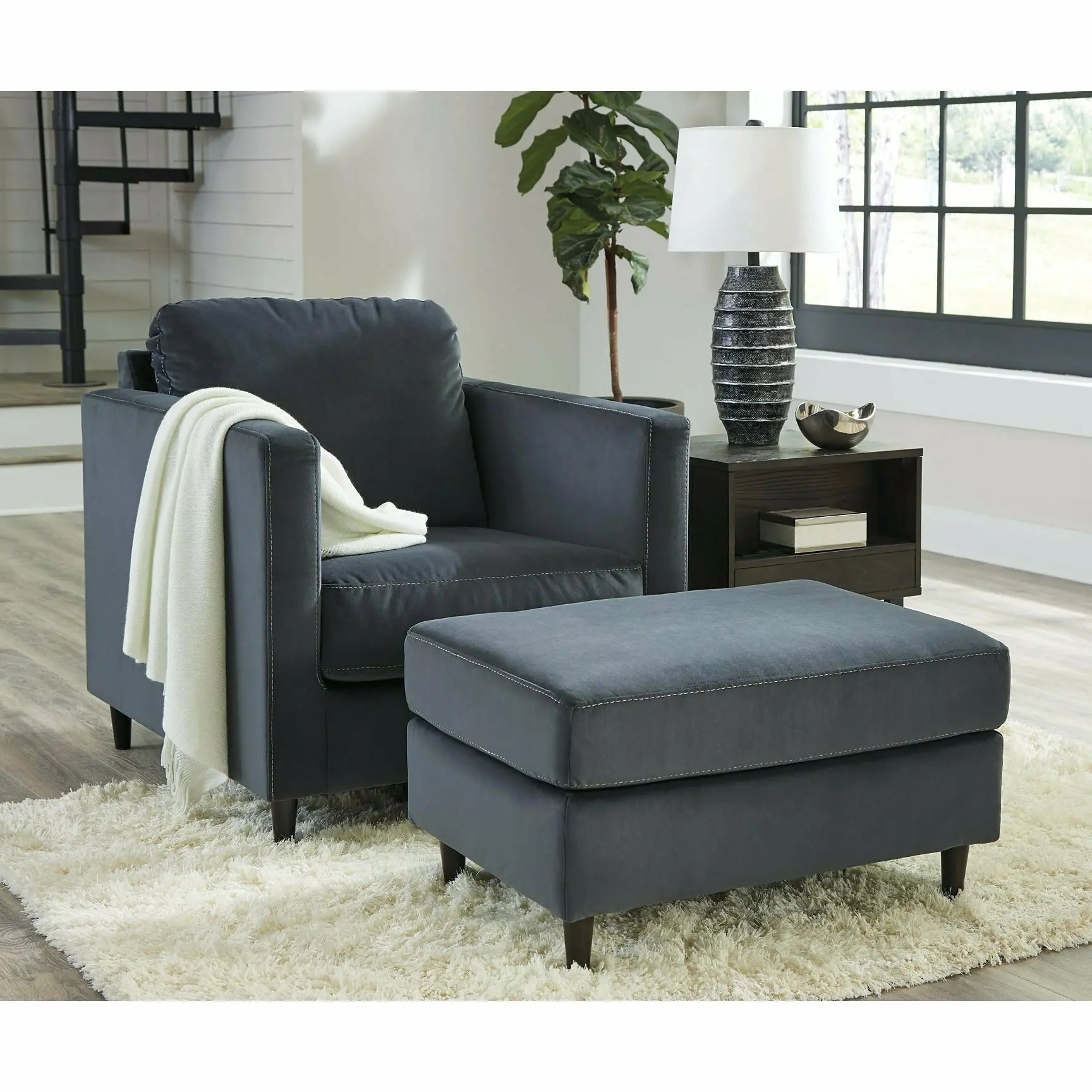 Kennewick Chair and Ottoman BED